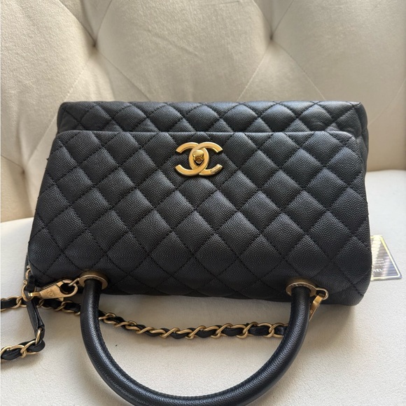Coco CHANEL Black Caviar Top handle with Gold Accents - Picture 2 of 11
